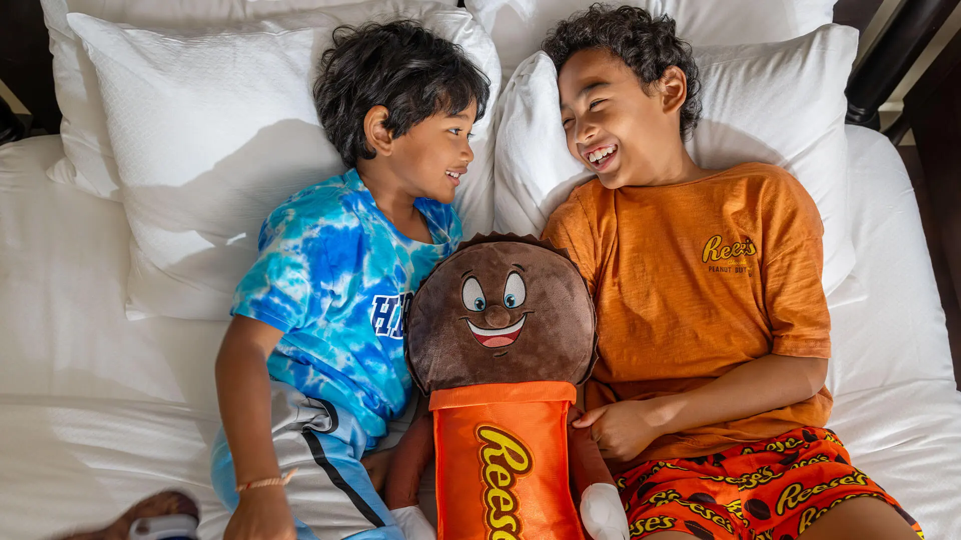 brothers lying on bed hershey resorts